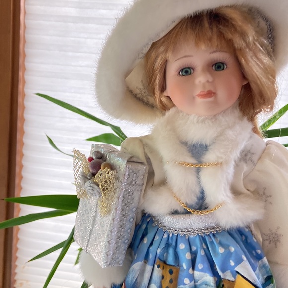 Ready for Christmas? Gabriella is waiting for a new owner - Picture 4 of 5